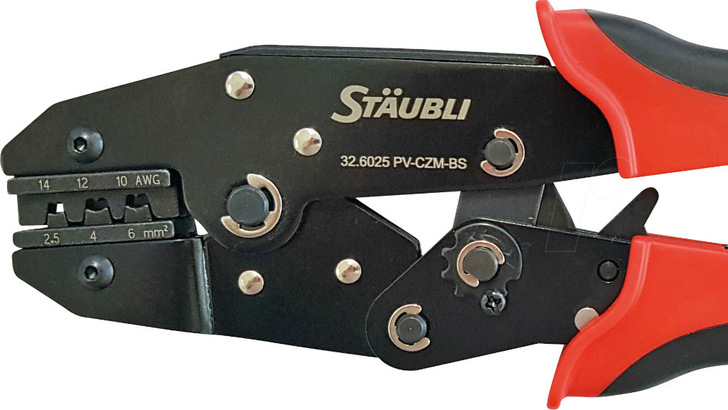 Die Crimpzange von Stäubli ist für MC4-Stecker zugelassen. - © Stäubli