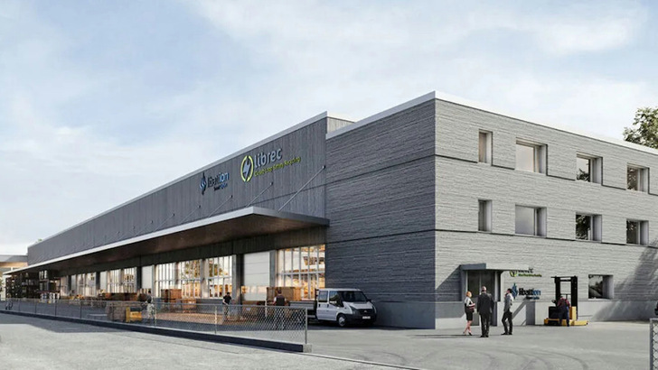 In diesem nagelneuen Gebäude in Biberist produziert Libattion Second-Use-Solarspeicher – auch mit upcycelten Batterien von Librec. - © Libattion