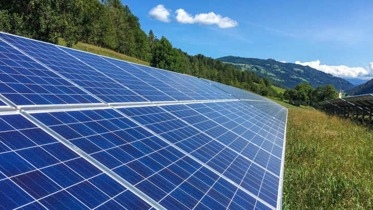 Die Solarbranche in Österreich hat es derzeit schwer. Denn die neue Bundesregierung baut derzeit kräftig neue Hürden auf. - © Eco-tec