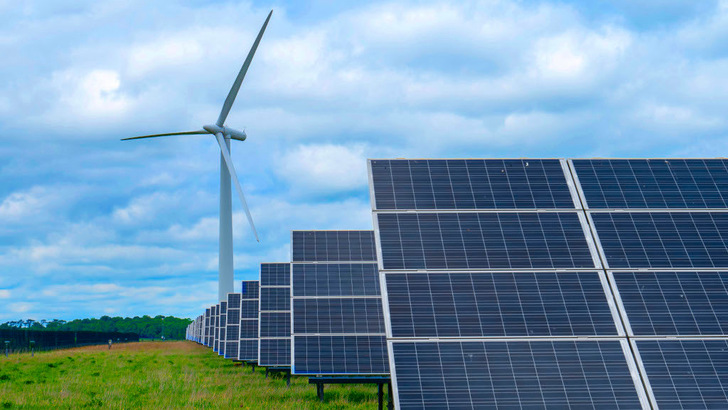 Der Ausbau von Photovoltaik und Windkraft wird auf jeden Fall notwendig – gleichgültig, wie die Stromnachfrage prognostiziert wird.