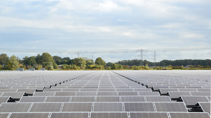 Der Zubau solle in Zukunft stärker auf Solarparks konzentriert werden. Eine verbrauchernahe Erzeugung ist nicht mehr gewollt.
