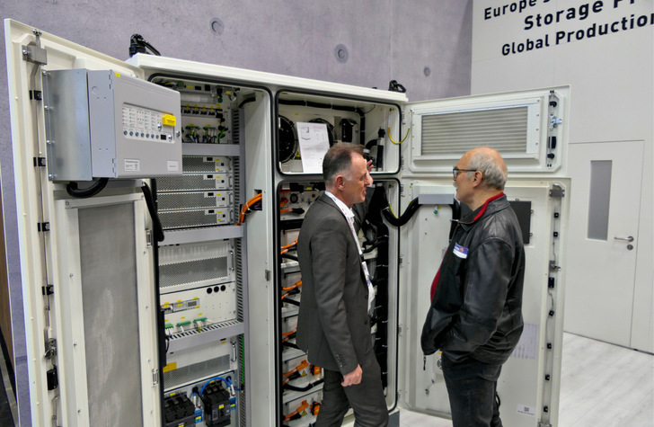 Die Nachfrage von Speichern im Gewerbe steigt.