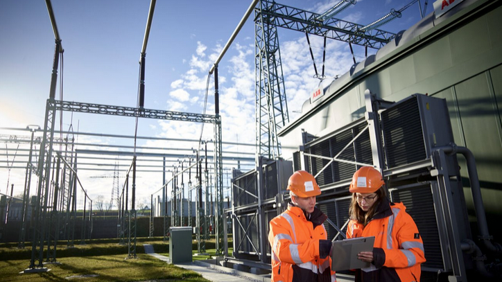 Immer mehr Solar- und Windstrom stellt neue Aufgaben an die Netzbetreiber.