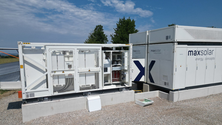 Mitte Juni lieferte Sungrow den Powertitan 2.0 für den 25-Megawattstunden-Speicher.