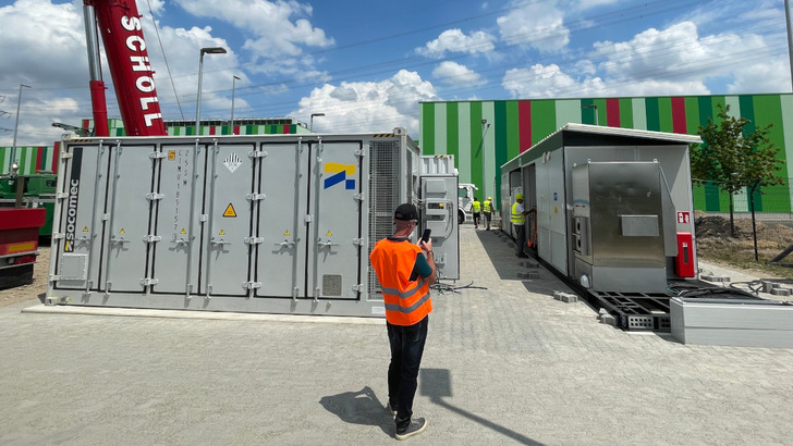 Baywa r.e. und Rheinland Solar realisieren Batteriespeicher für Pfalzmarkt in Mutterstadt.