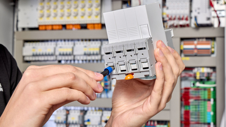 Untersteck- und Berührschutz sind zwei Merkmale der Produktfamilie SPP.