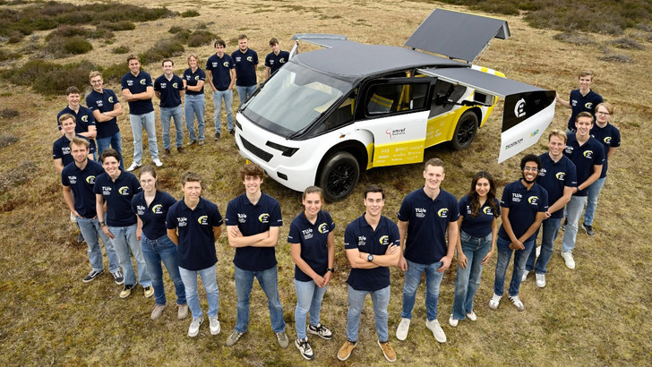 Der solarbetriebene Krankenwagen Stella Juva mit ABC-Solarzellen.