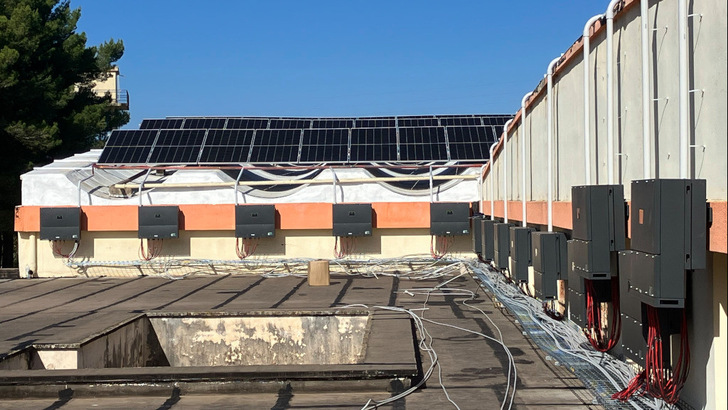 Der neue Batteriewechselrichter ist auch für die Nachrüstung von Speichern in bestehenden Gewerbeanlagen gemacht.