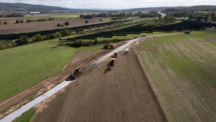 Der Bau des neuen Solarparks hat begonnen.