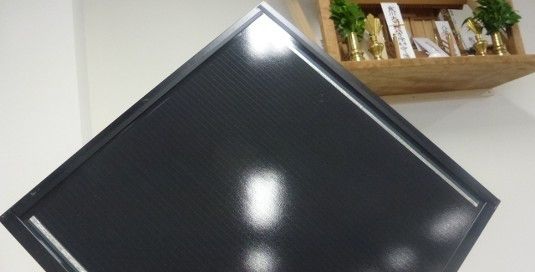 Dieses Foto hielten die Japaner bisher unter Verschluss. Auf diesem CIS-Halbmodul erreichten die Ingenieure von Solar Frontier einen Wirkungsgrad von 19,7 Prozent. - © Solar Frontier
