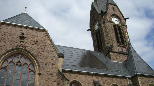 Sein dachintegriertes System hat Solarwatt zusammen mit sächsischen Dachdeckern entwickelt. - © Solarwatt
 Sein dachintegriertes System hat Solarwatt zusammen mit sächsischen Dachdeckern entwickelt.