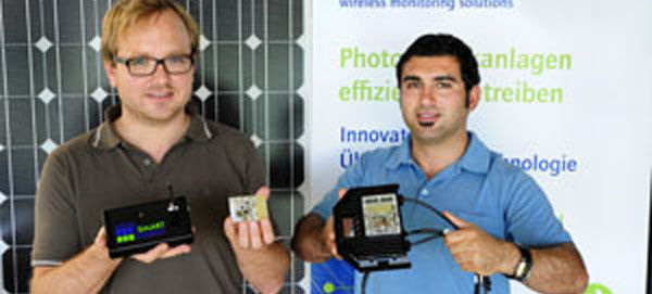 Tolgay Ungan (rechts) und Patrick Steindl haben die SmartExergy GmbH im März 2012 gegründet — unterstützt vom Team des Gründerbüros der Albert-Ludwigs-Universität. - © SmartExergy/ Thomas Kunz
