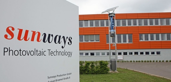 Auch in der Produktionshalle von Sunways im thüringischen Arnstadt geht es weiter.