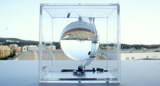 Die optischen Effekte der Kugellinse erlauben völlig neue Anwendungen in dern Architektur und in der Gestaltung von transparenten Räumen.