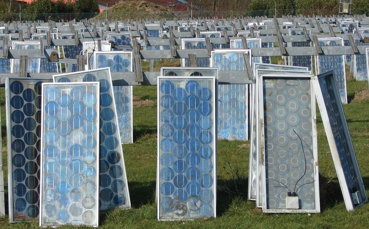 Künftig müssen immer mehr PV-Module entsorgt werden. - © PV-Cycle
