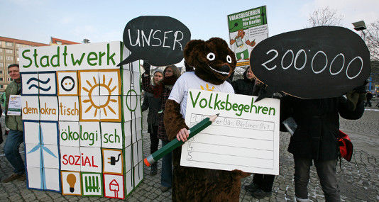 Der Berliner Energietisch hat sich mit einem Volksbegehren zur Gründung eines Stadtwerkes durchgesetzt. Aus der Regierungskoalition aus SPD und CDU weht heftiger Gegenwind.