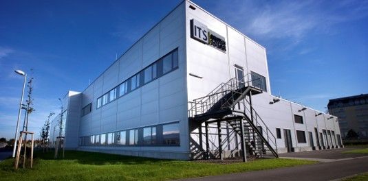 In den Produktionshallen in Halle/Saale bereitet Innotech defekte Solarzellen auf und baut sie in Schweden zu Modulen zusammen.