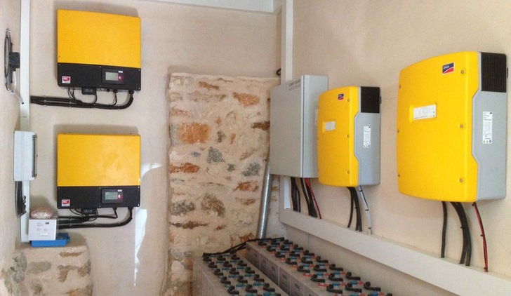 Speicherung von Sonnenstrom ist immer öfter gefragt. - © IBC Solar
 Speicherung von Sonnenstrom ist immer öfter gefragt.