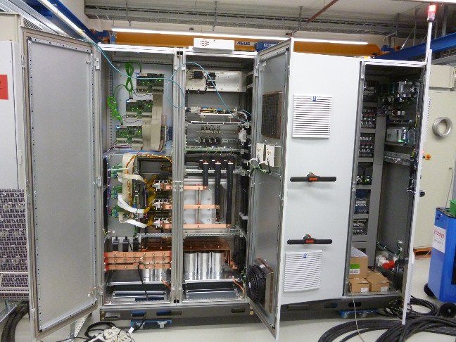 Versuchsaufbau für den neuen Umrichter. - © Semikron
 Versuchsaufbau für den neuen Umrichter.