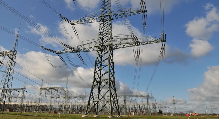 Photovoltaikanlagen müssen und können künftig das Stromnetz stabilisieren.