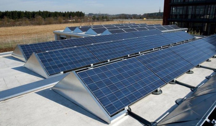 Das Montagesystem Intersol wird von Lorenz weitergeführt. - © Donauer
 Das Montagesystem Intersol wird von Lorenz weitergeführt.