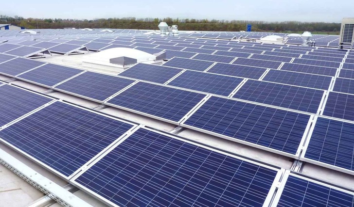 Eine Druckerei versorgt sich teilweise selbst mit Solarstrom. Ein Zukunftsmodell?