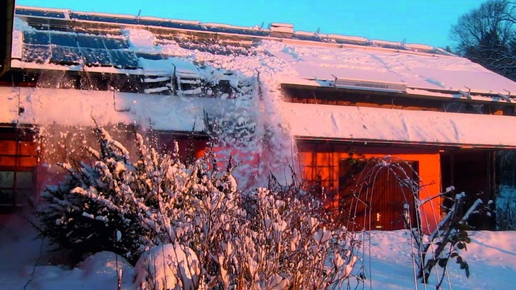 Das Anti-Schneesystem Snow-Away im Einsatz.