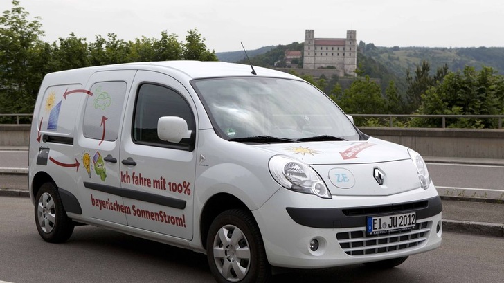 Renault Kangoo Z.E. von Beck Elektro. Allzuweit kommt der Wagen nicht. Im Winter sind es kaum 50 Kilometer. - © Foto: Elektro Beck
