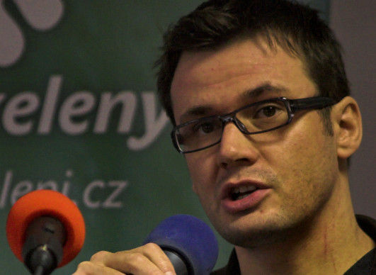 Als Gastredner trat Ondřej Liška von den tschechischen Grünen (Strana zelených) vor die Bundesdelegiertenkonferenz von B90/Grüne. Er betont: "Die Energiewende ist nicht mehr nur eine nationale Angelegenheit".