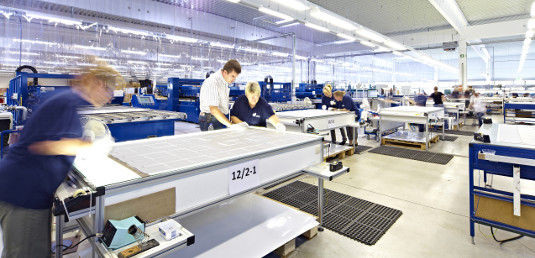 Die Modulproduktion von Centrosolar in Wismar ist schon im Oktober 2013 aus dem Schutzschirmverfahren der Holding ausgeschieden. - © Centrosolar
