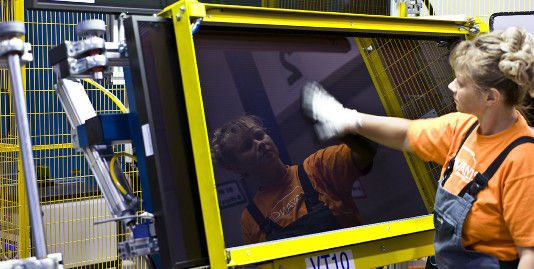 Die Mitarbeiter in der Produktion im sächsischen Torgau können auf den Erhalt ihrer Arbeitsplätze hoffen.