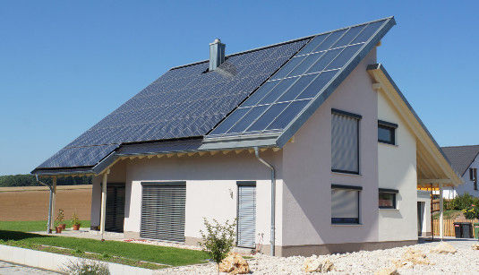 Eine Kombination mit Zukunft: Wagner Solar setzte zuletzt darauf, die Autarkie von Gebäuden durch die Verbindung von Photovoltaik mit Solarthermie zu erhöhen. Im schwierigen Marktumfeld braucht man da aber einen langen Atem.