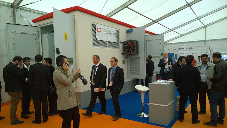 Anfang April stellte Lti Reenergy die Megawatt-Betonstation auf der Solarex Istanbul vor. - © LTi REEnergy
