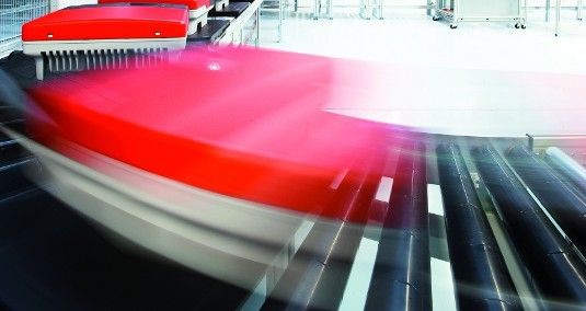 Der Rückgang des Photovoltaikgeschäfts in Deutschland trifft auch den Primus der Wechselrichterbranche SMA hart.