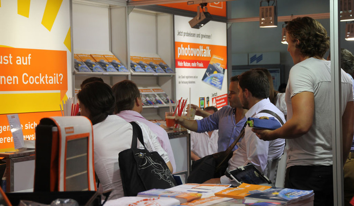 In Halle B2.410 finden Sie den Messestand der photovoltaik. Das Redaktionsteam freut sich auf Ihren Besuch. - © William Vorsatz
 In Halle B2.410 finden Sie den Messestand der photovoltaik. Das Redaktionsteam freut sich auf Ihren Besuch.