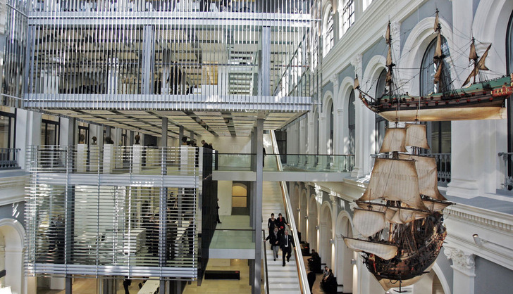 Betreiber von Photovoltaikanlagen werden Pflichtmitglied der regional zuständigen IHK. Auch wenn sie häufig beitragsfrei sind, haben sie doch alle Mitgliederrechte.