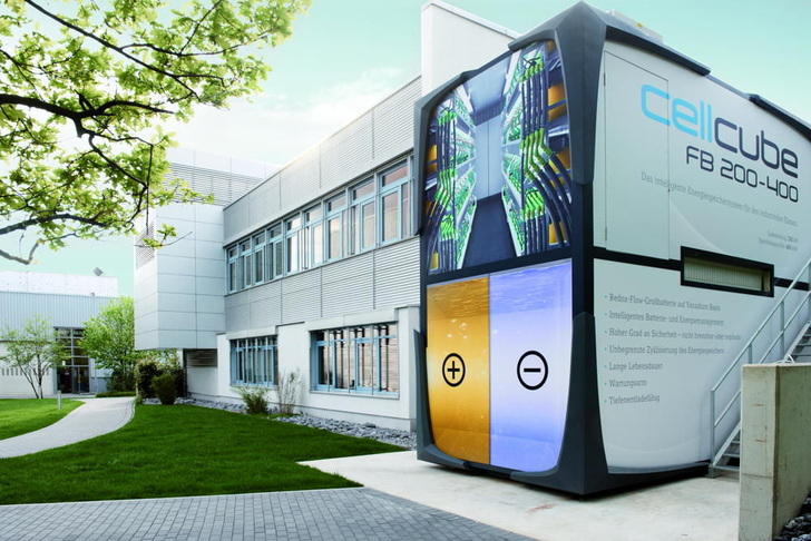 Ein großer Redox-Flow-Speicher von Gildemeister steht in Bielefeld.