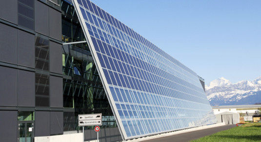 Im eidgenössischen Thun haben die Entwickler von Meyer Burger die Produktionslinie für das Hochleistungsmodul kreiert. - © Meyer Burger
 Im eidgenössischen Thun haben die Entwickler von Meyer Burger die Produktionslinie für das Hochleistungsmodul kreiert.