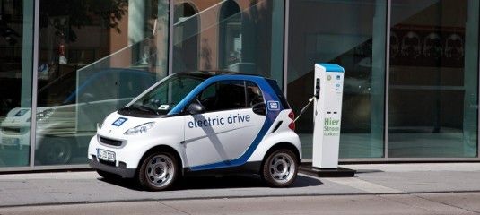 Parkplätze mit Ladestationen werden den Elektroautos vorbehalten sein. - © Mennekes
