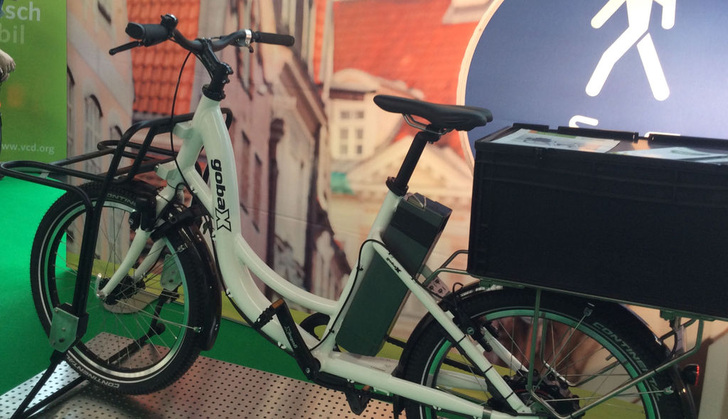 Das Get2 Plus von Gobax bringt es mit Batterie und Elektromotor auf 25 Kilometer pro Stunde und fährt 80 bis 150 Kilometer weit.