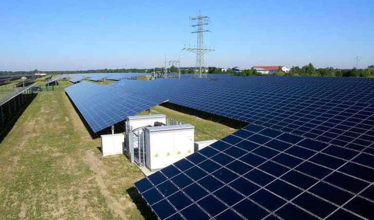 Alte Zeiten: ein Freiflächenpark gebaut von Belectric. - © Belectric
 Alte Zeiten: ein Freiflächenpark gebaut von Belectric.