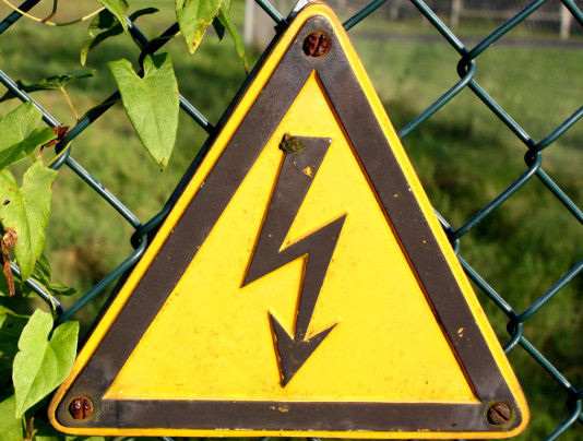 Die alte Aleo Solar AG warnt eindringlich davor, bestimmte Module aus alten Produktionsserien zu berühren.