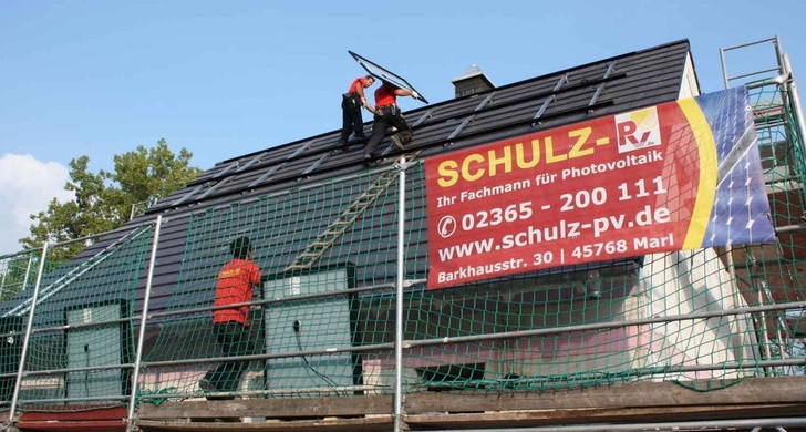 Der Installationsbetrieb Schulz-PV aus Marl verbaut ausschließlich Dünnschichtmodule. - © Heiko Schwarzburger
