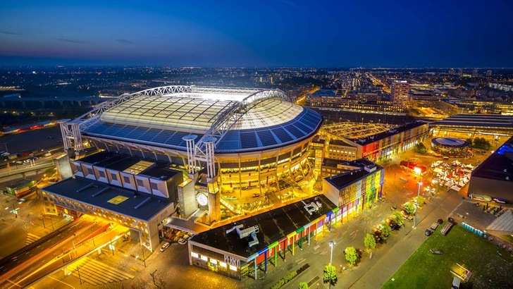 Die Dachanlage auf der Amsterdam Arena hat 1,12 Megawatt Leistung.
