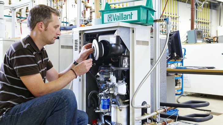 Produktion von BHKW bei Vaillant.