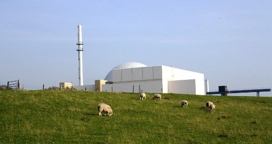 Die Abschaltung des Kernkraftwerks Brokdorf muss erst Ende Dezember 2021 erfolgen. - © Bettina F, Pixelio.de
