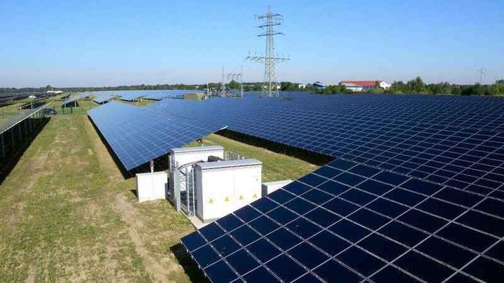 2014 wurden nur 200 Solarparks mit rund 0,6 Gigawatt Leistung neu bebaut.
