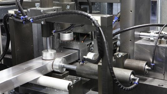 Die Produktion von Montagegestellen im brandenburgischen Rangsdorf läuft auf Hochtouren. Monting Systems wird die Aufdachlösungen von Haticon weiter anbieten.