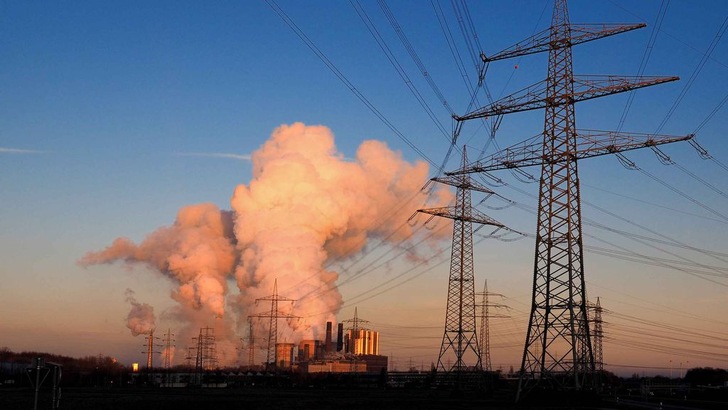 Die Marktstabilitätsreserve soll den Emissionshandel stabilisieren. - © FotoHiero, Pixelio.de
 Die Marktstabilitätsreserve soll den Emissionshandel stabilisieren.