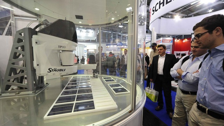 Intersolar München: Neue Produktionstechnik im Fokus.